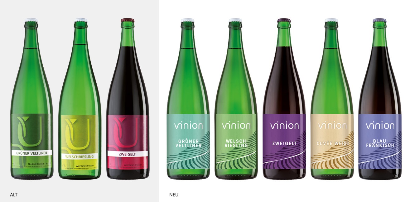 Gegenüberstellung alter Vinion Literflaschen und neuer Vinion Flaschen mit farbigen Etiketten für Grüner Veltliner, Welschriesling, Zweigelt, Cuvée Weiss und Blaufränkisch.
